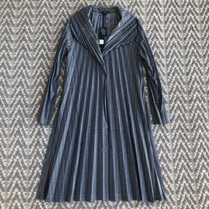 Komarov longline snap closure grey pleated size small